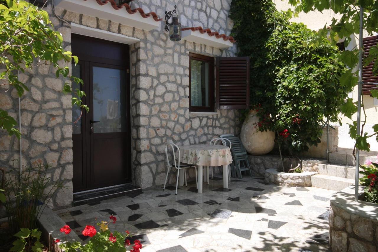 Apartments With A Parking Space Mali Lošinj Exterior foto